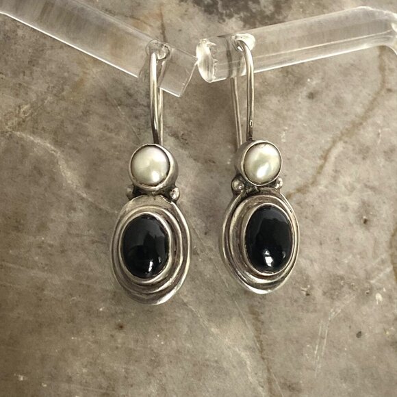 Sterling Silver 925 Dainty Black Onyx White Freshwater Pearl Dangle Earrings - Picture 10 of 16